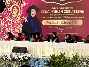 ITEBIS PGRI Dewantara Jombang Kukuhkan Prof. Dr. Siti Zuhroh, M.Si. sebagai Guru Besar Bidang Manajemen Pemasaran